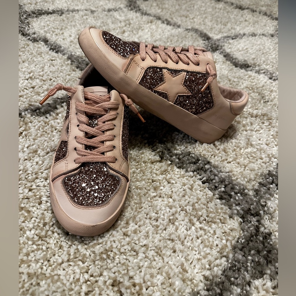 Vintage Havana worn once or twice. Like new condition.